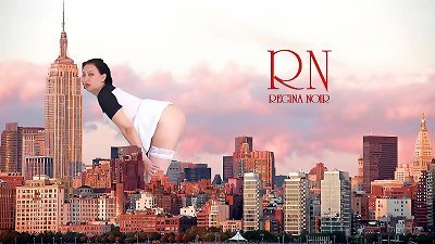 Wow! A huge chick sans undies ambles around the city. She's as tall as King Kong! amazing flash of a giantess! 2